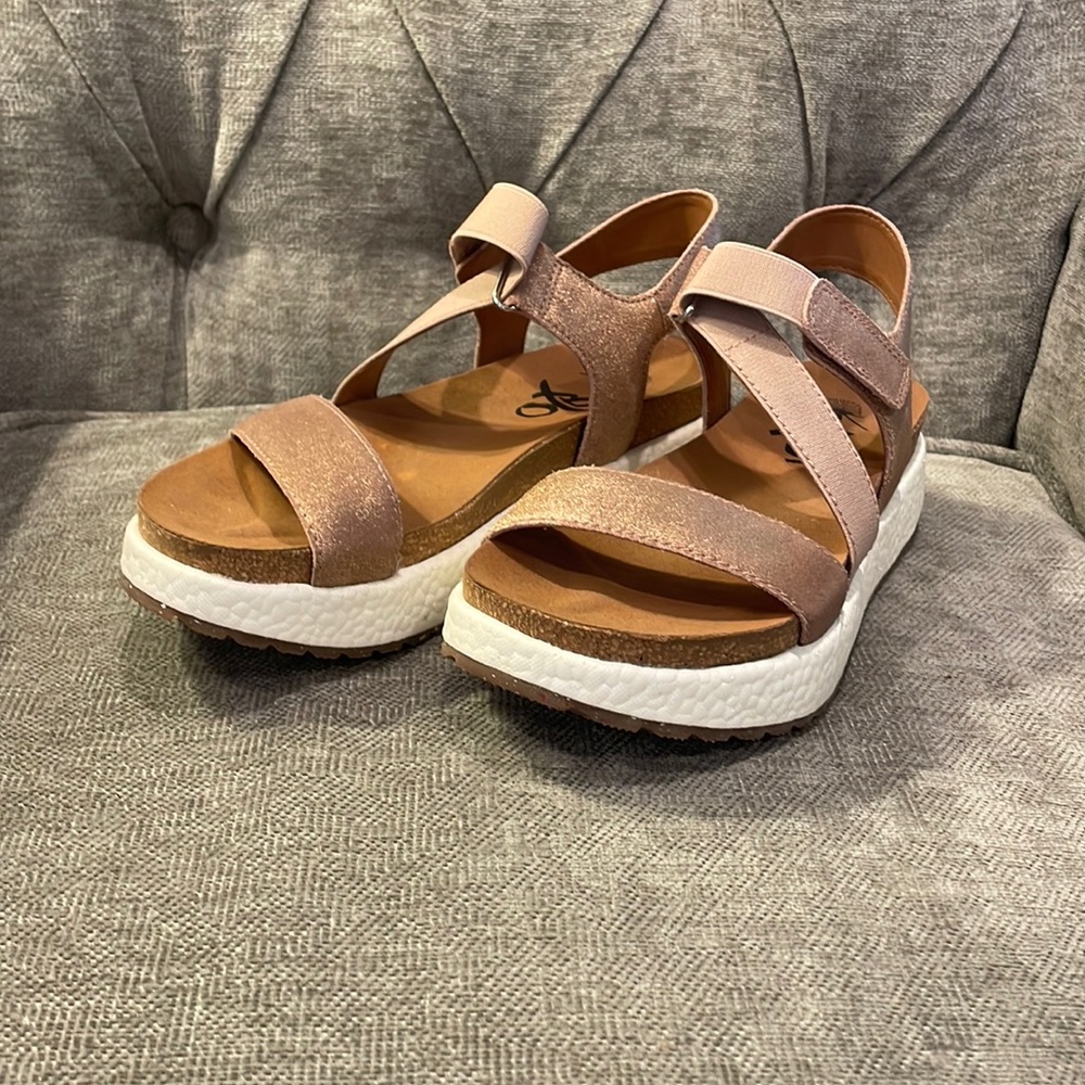 OTBT Sierra Wedge Sandals size 8
